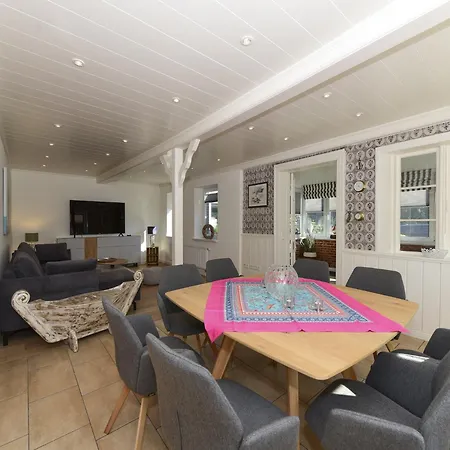 Idyllically Located Comfortably Furnished And Renovated Holiday home