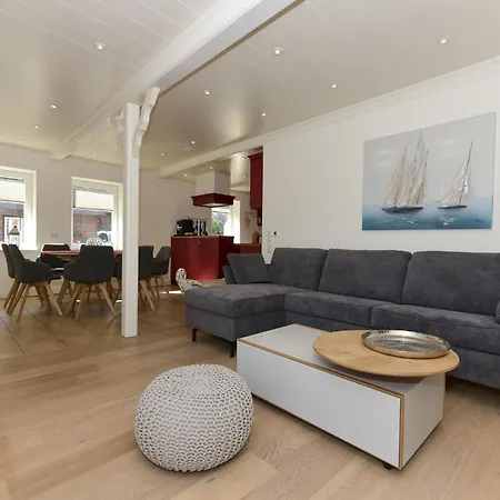 Idyllically Located Comfortably Furnished And Renovated Holiday home Boldixum