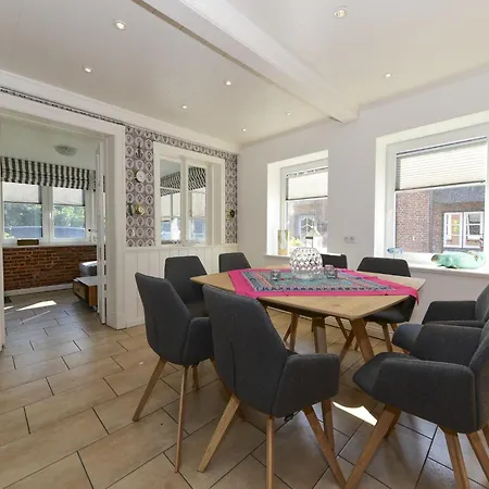 Idyllically Located Comfortably Furnished And Renovated Holiday home Boldixum